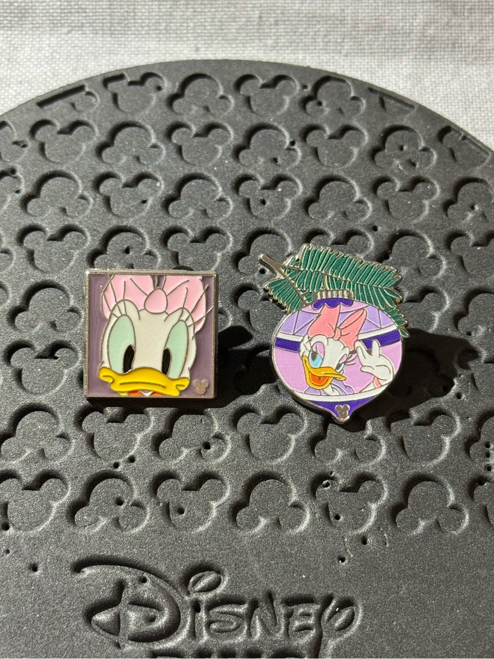 Daisy Duck Scrapper Pin Set of 2 Character Face & Christmas Ornament